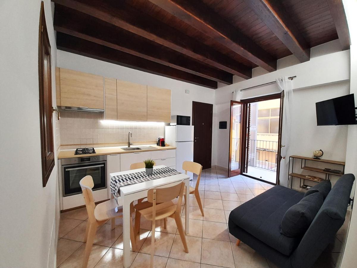 I Vicini Del Re Holiday Home ปาแลร์โม ภายนอก รูปภาพ