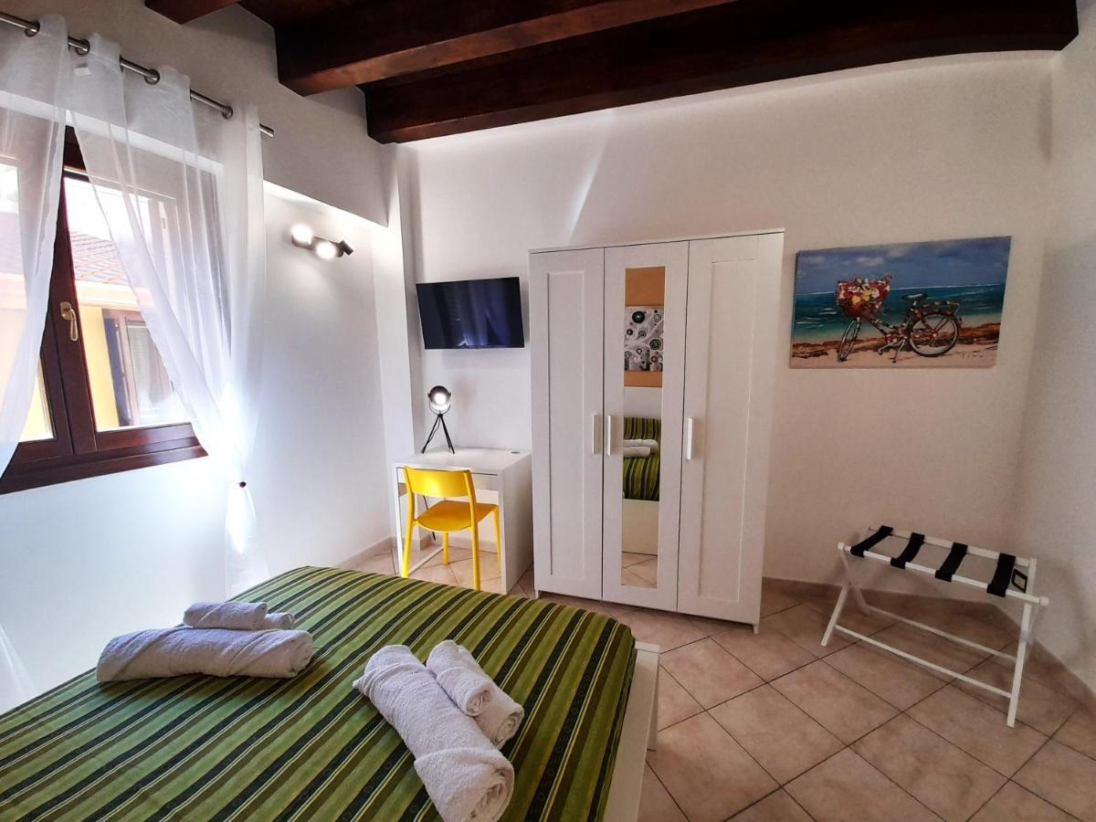 I Vicini Del Re Holiday Home ปาแลร์โม ภายนอก รูปภาพ