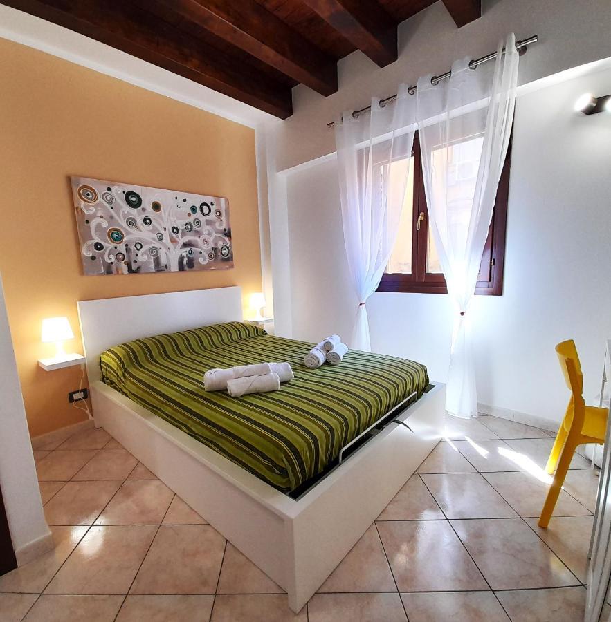 I Vicini Del Re Holiday Home ปาแลร์โม ภายนอก รูปภาพ